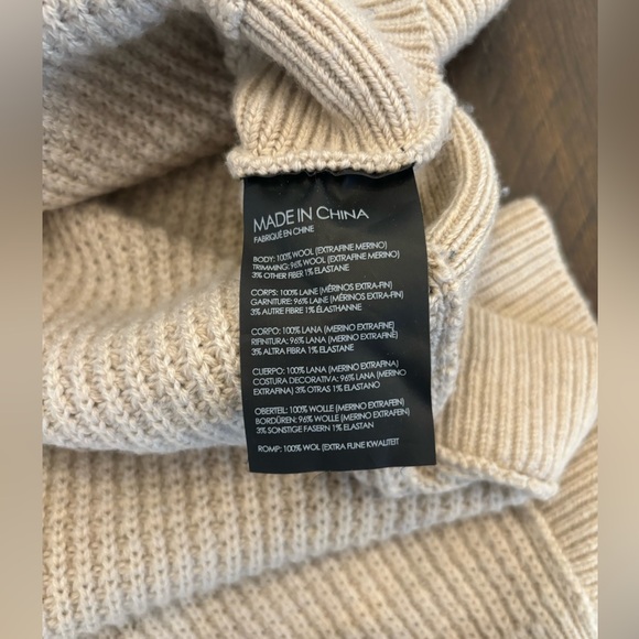 Club Monaco high low tunic vest. Merino wool. Light sand color. Size XS. - Picture 5 of 5